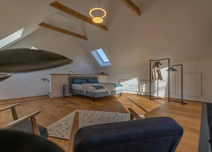 Modernes Ferien- Und Messezimmer In Idyllischer Lage